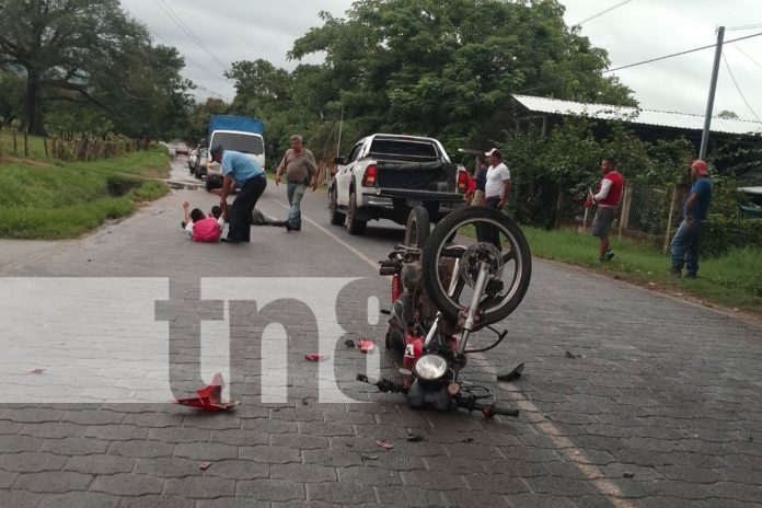 Foto: Motociclista impacta contra automóvil bajo efectos del alcohol en Jalapa/TN8