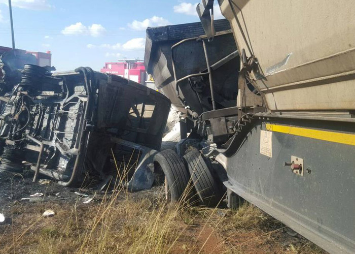 Niños mueren en un accidente de autobús escolar en Sudáfrica