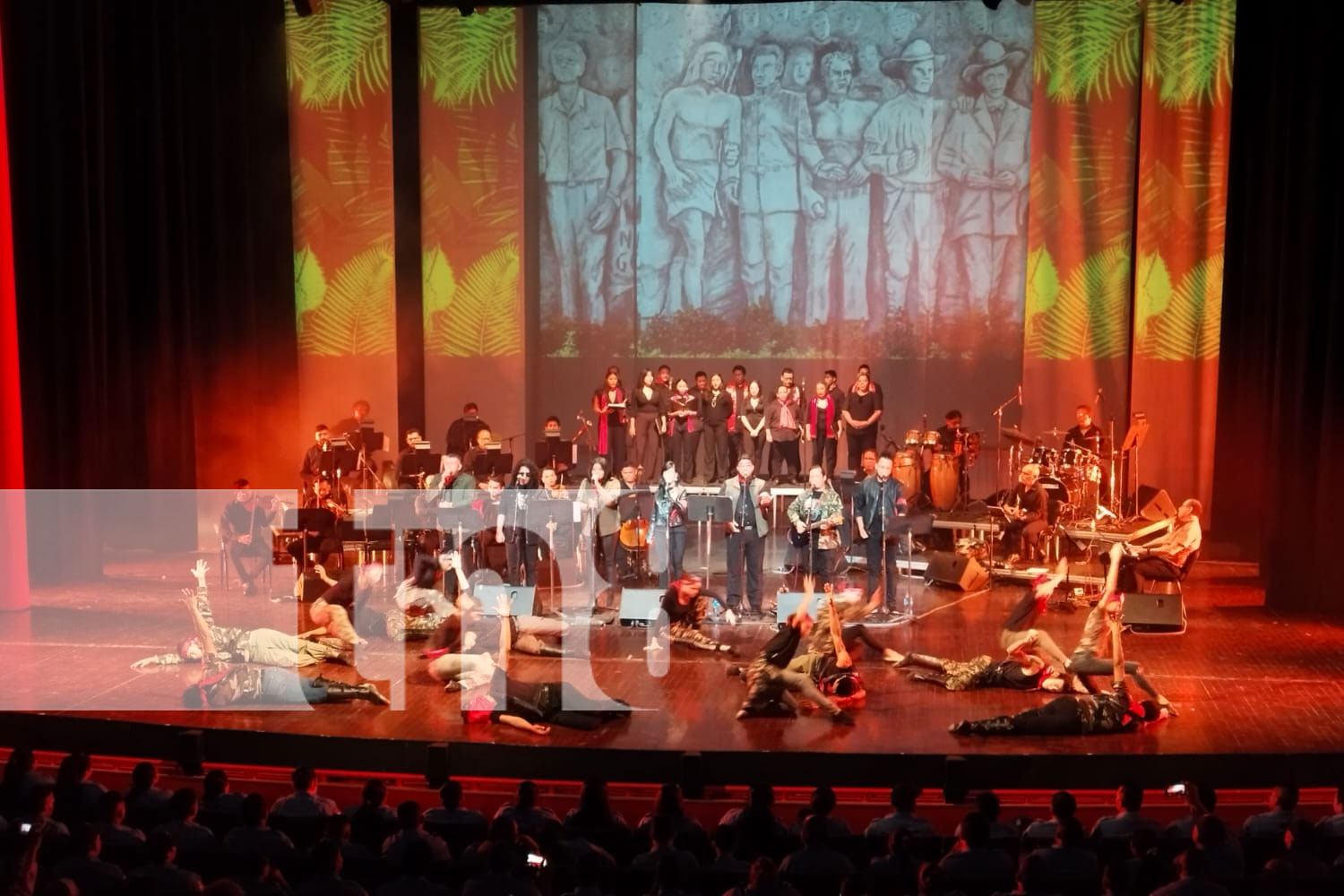 Foto: Inicia el concierto "Cantos de La Revolución" en el Teatro Nacional Rubén Darío/ TN8 