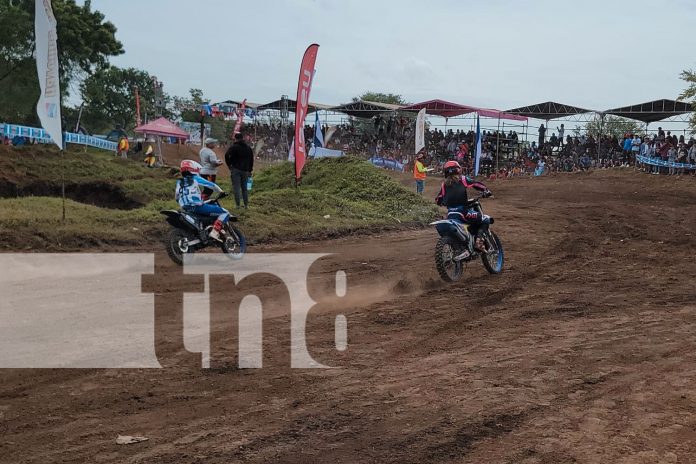 Foto: Emoción y adrenalina en la cuarta fecha del Campeonato Nacional de Motocross en León/TN8