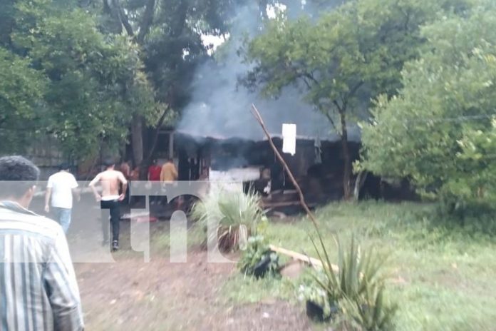 Foto: Incendio en Granada deja a un hombre de 65 años sin hogar tras perder su vivienda/TN8