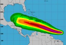 Foto: Huracán Beryl se vuelve categoría 4 al avanzar por el Caribe/Cortesía