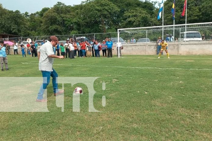 Foto: Jinotepinos celebran en grande inauguración de su estadio de fútbol / TN8