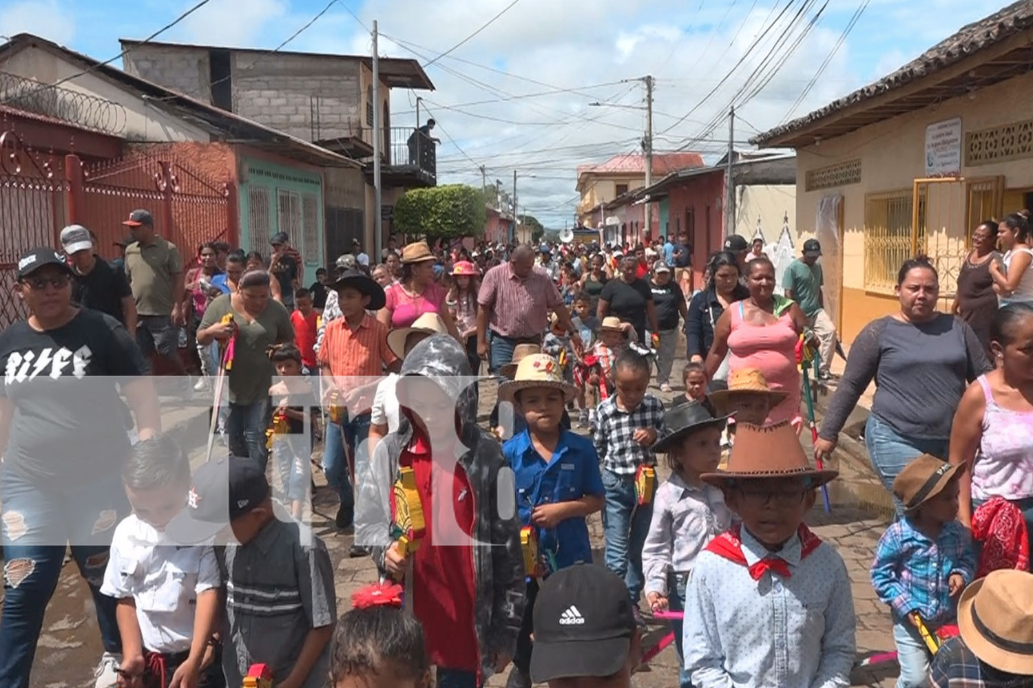 Foto: Niñez Nandaimeña disfrutó del famoso y tradicional caballito de palo en las fiestas tradicionales/TN8