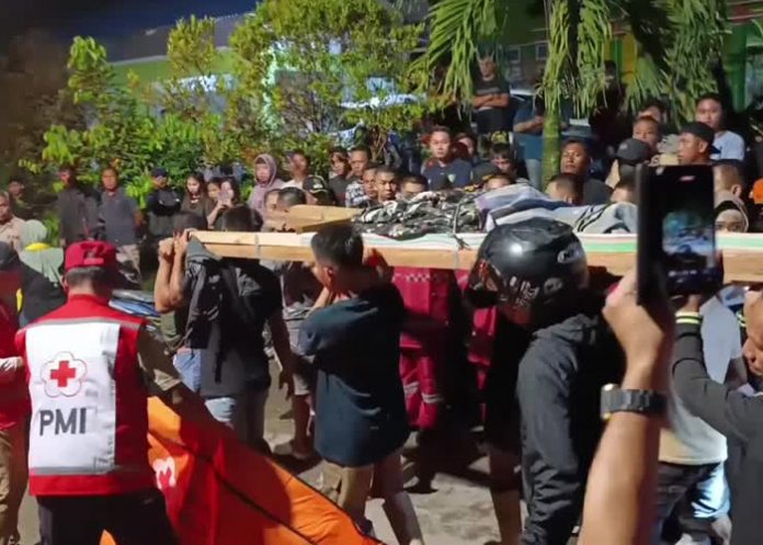 Un deslizamiento de tierra deja 23 muertos en Indonesia