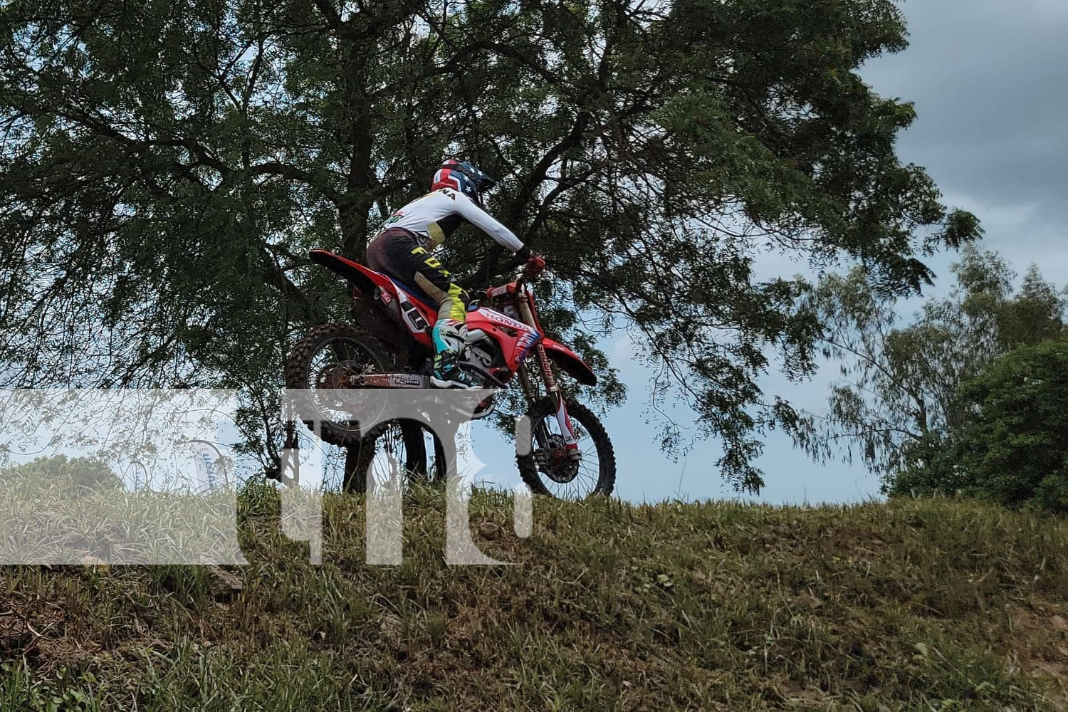 Foto: Emoción y adrenalina en la cuarta fecha del Campeonato Nacional de Motocross en León/TN8