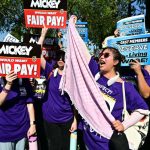 Foto: Trabajadores de Disneyland en California protestan por sus salarios /Créditos