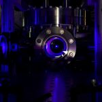 Foto: Novedoso reloj utiliza una red óptica para atrapar miles de átomos con ondas de luz/Cortesía