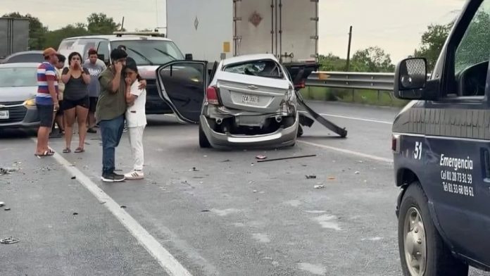 Foto:Enfermera dispuesta ayudar en un accidente descubre que las víctimas son sus familiares /créditos