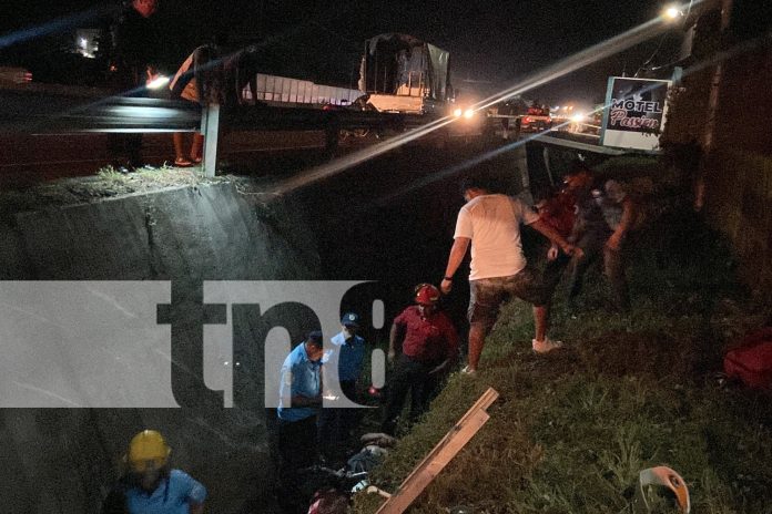 Foto: Motociclista en estado de ebriedad sobrevive tras caer a un cauce en Chinandega/TN8