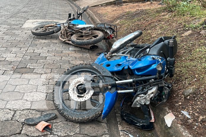 Foto: Colisión entre motocicletas en Juigalpa deja a un conductor hospitalizado/TN8