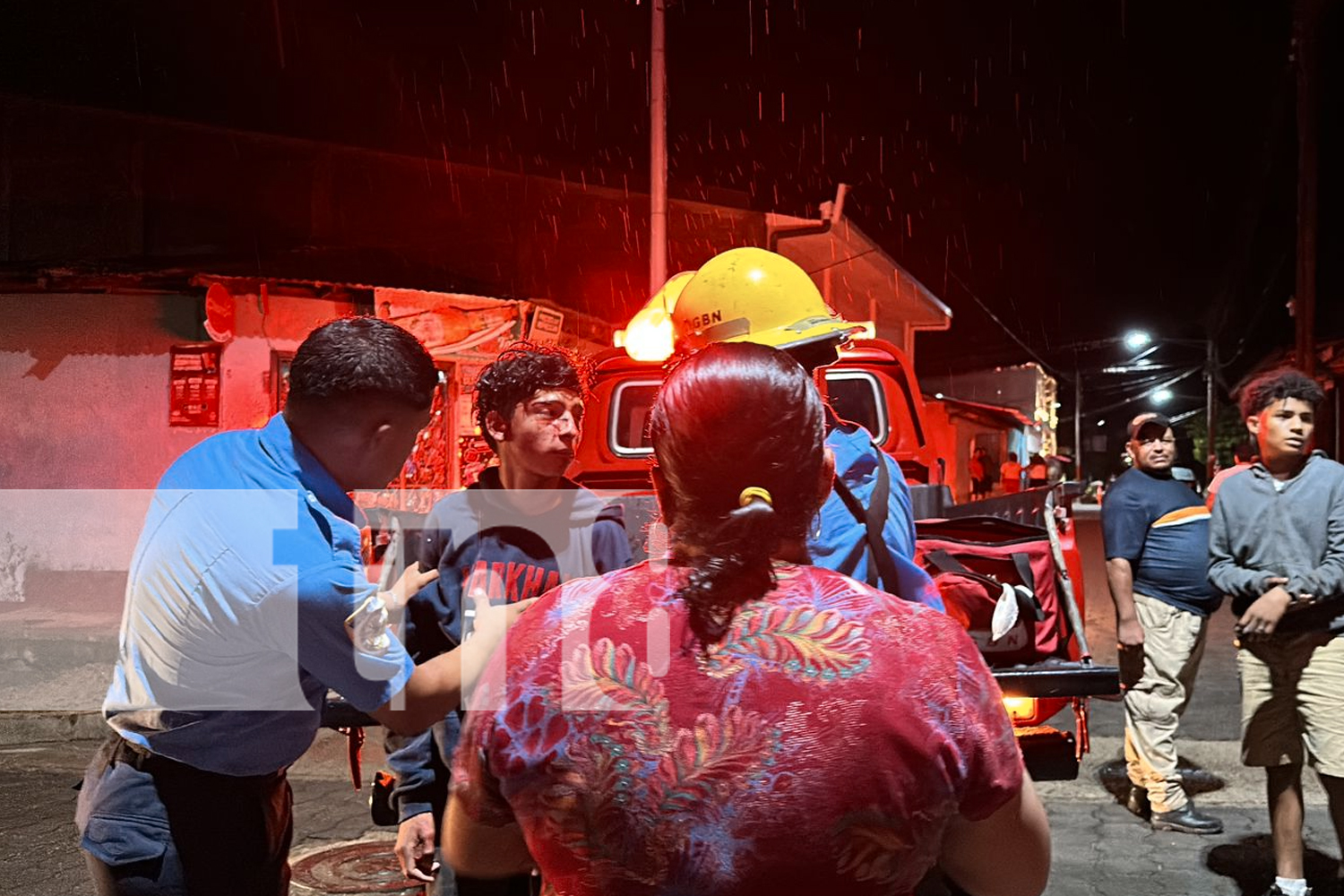 Foto: Un menor gravemente lesionado tras choque de motocicleta contra camioneta en Jalapa/TN8