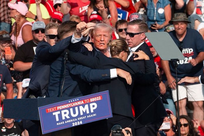 Foto: Donald Trump herido en violento ataque durante mitin electoral en Pensilvania/Cortesía