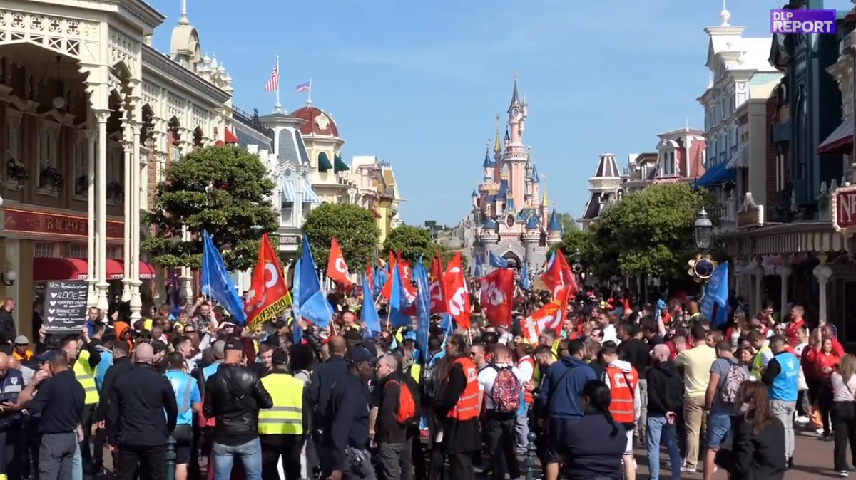 Foto: Trabajadores de Disneyland en California protestan por sus salarios /Créditos