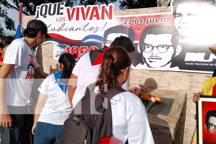 Foto: Rinden homenaje a estudiantes asesinados por la dictadura somocista en Managua/ TN8