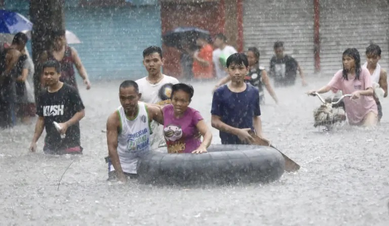 Foto: Potente tifón se acerca a Taiwán después de provocar inundaciones en Filipinas/Créditos