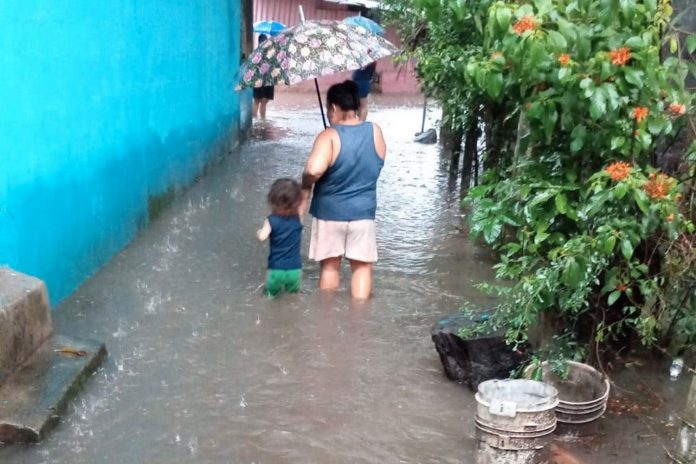 Foto: Inundaciones dejan incomunicada a varias familias de diferentes zonas de El Salvador