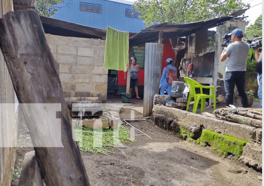 Foto: Abatización en el barrio Larreynaga, en Managua / TN8