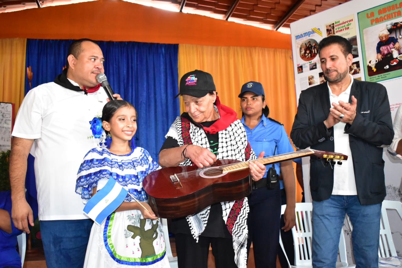 Foto: Recorrido de la guerrillera palestina, Leila Khaled, por Nicaragua / TN8