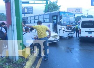 Foto: Choque entre bus y microbús en Managua / TN8
