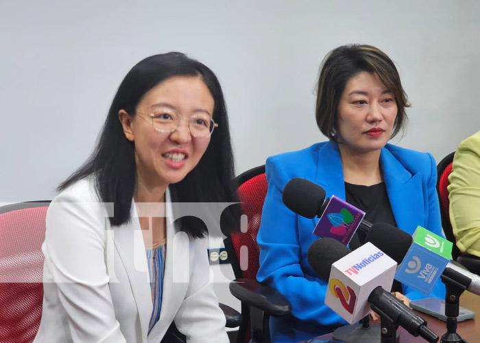 Foto: Bienvenida a representantes del Grupo de Medios de China / TN8