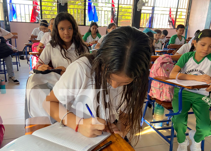 Foto: Regreso a clases en Chinandega / TN8