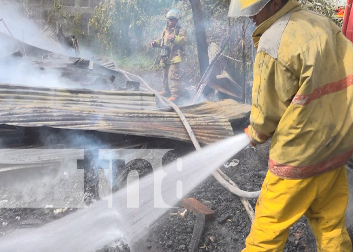 Foto: Fuerte incendio en una casa de Estelí / TN8