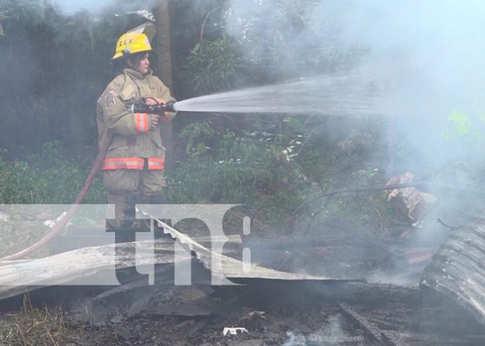 Foto: Fuerte incendio en una casa de Estelí / TN8