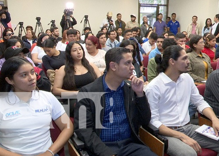 Foto: Encuentro e intercambio de RT En Español con estudiantes de comunicación / TN8