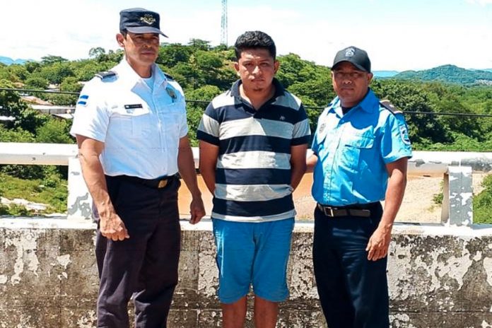 Foto: Capturan en El Viejo a sujeto buscado por historial criminal en El Salvador / Cortesía