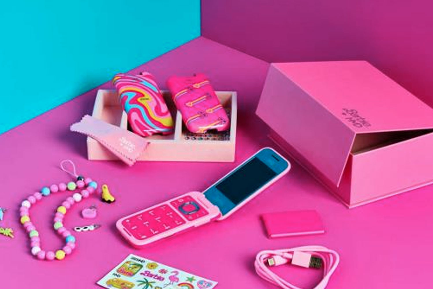 Foto: fabricante de teléfonos Nokia, en asociación con Mattel, lanzaron nuevo teléfono/Cortesía