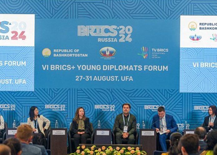 Jóvenes diplomáticos del BRICS+