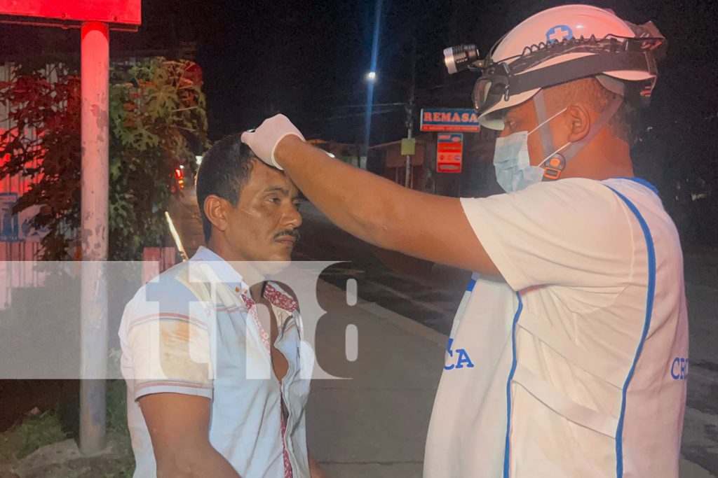 Foto: Motociclista ebrio choca contra camión estacionado en Juigalpa, Chontales/TN8