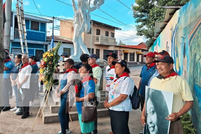 Foto: Carazo recuerda a Arlen Siu, Mario Estrada y Hugo Arévalo/TN8