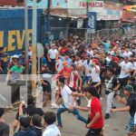 Foto: ¡Ahí viene el toro muco! Tradicional corrida de toros en el barrio San José Oriental/TN8