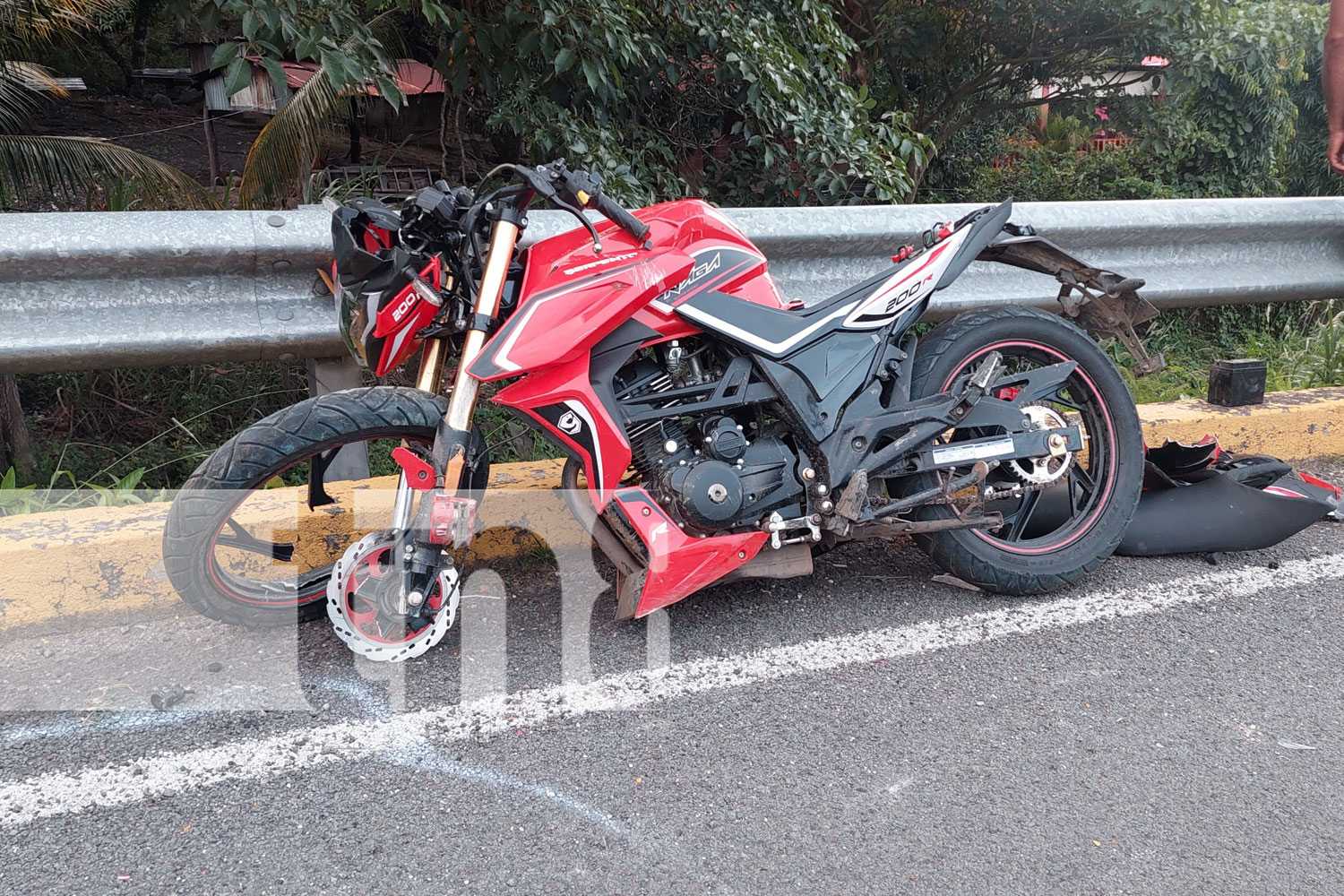 Foto: Joven fallece al impactar con su motocicleta en una valla metálica en San Lucas, Madriz/TN8