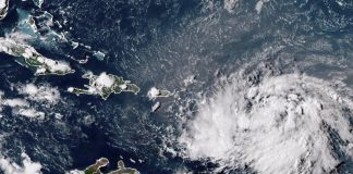 Foto: Tormenta Ernesto se acerca a Puerto Rico con riesgo de convertirse en huracán