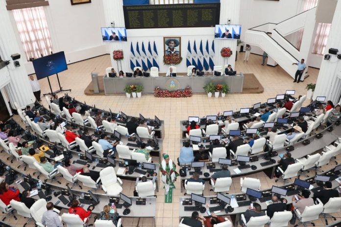 Foto: Asamblea Nacional autoriza crédito para la expansión de la carretera Costanera / Cortesía