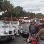 Foto: Accidente entre motocicleta y automóvil en Nindirí, deja a una persona lesionada/TN8