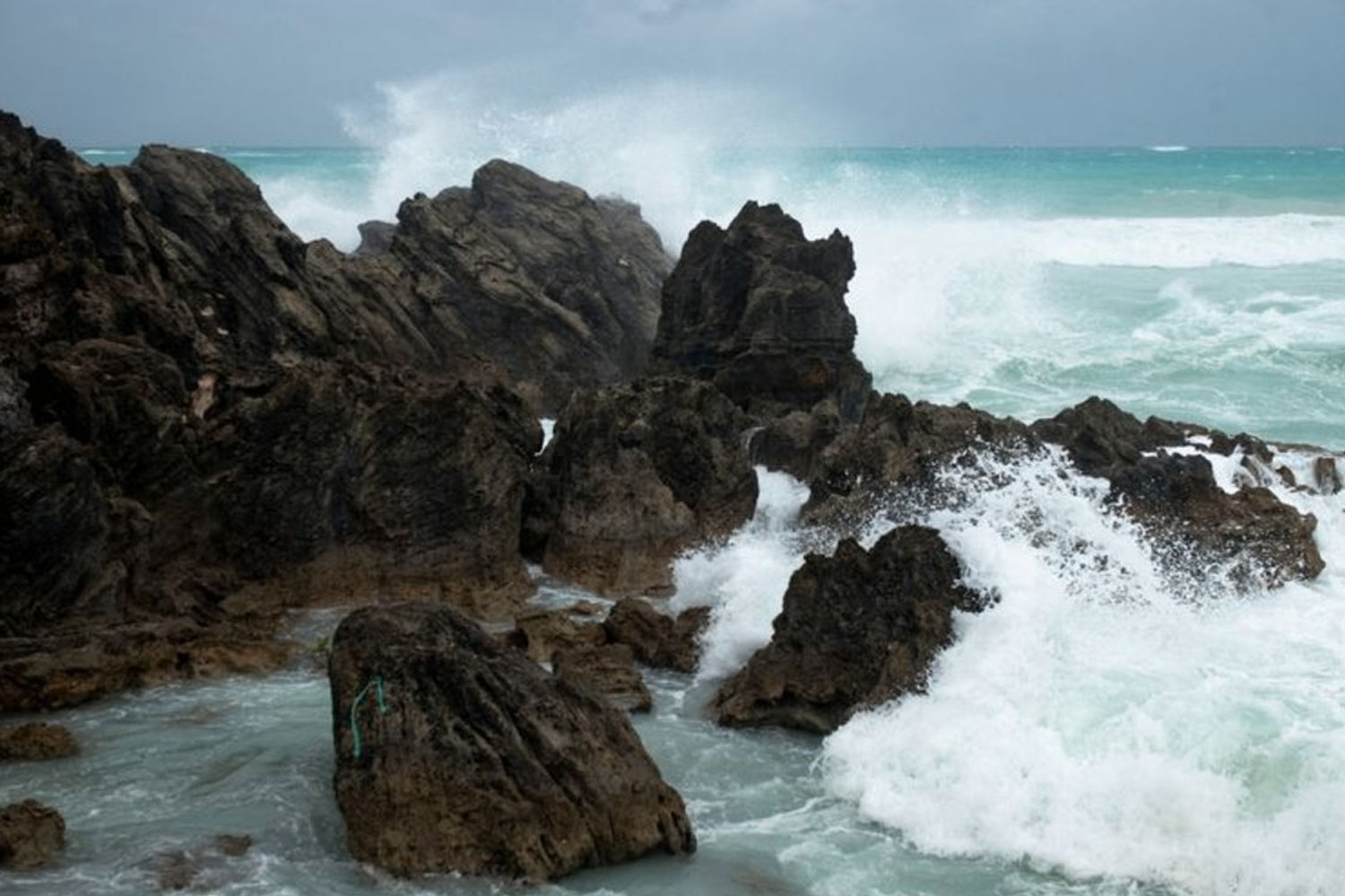 Foto: Huracán Ernesto toca tierra en Bermudas como tormenta de categoría 1 / Cortesía