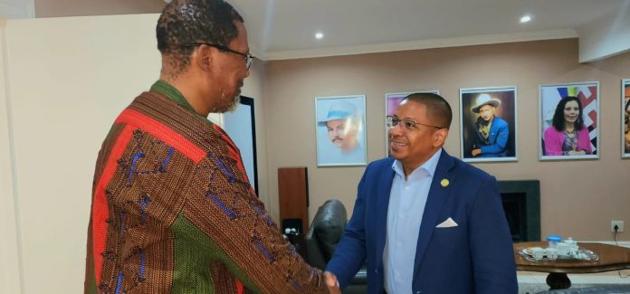 Foto:Mandla Mandela visita la Embajada de Nicaragua en Sudáfrica