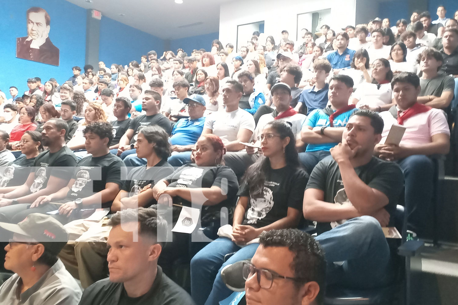 Foto: Reconocen a jóvenes de orgullo patrio en la Cruzada Nacional de Alfabetización/TN8