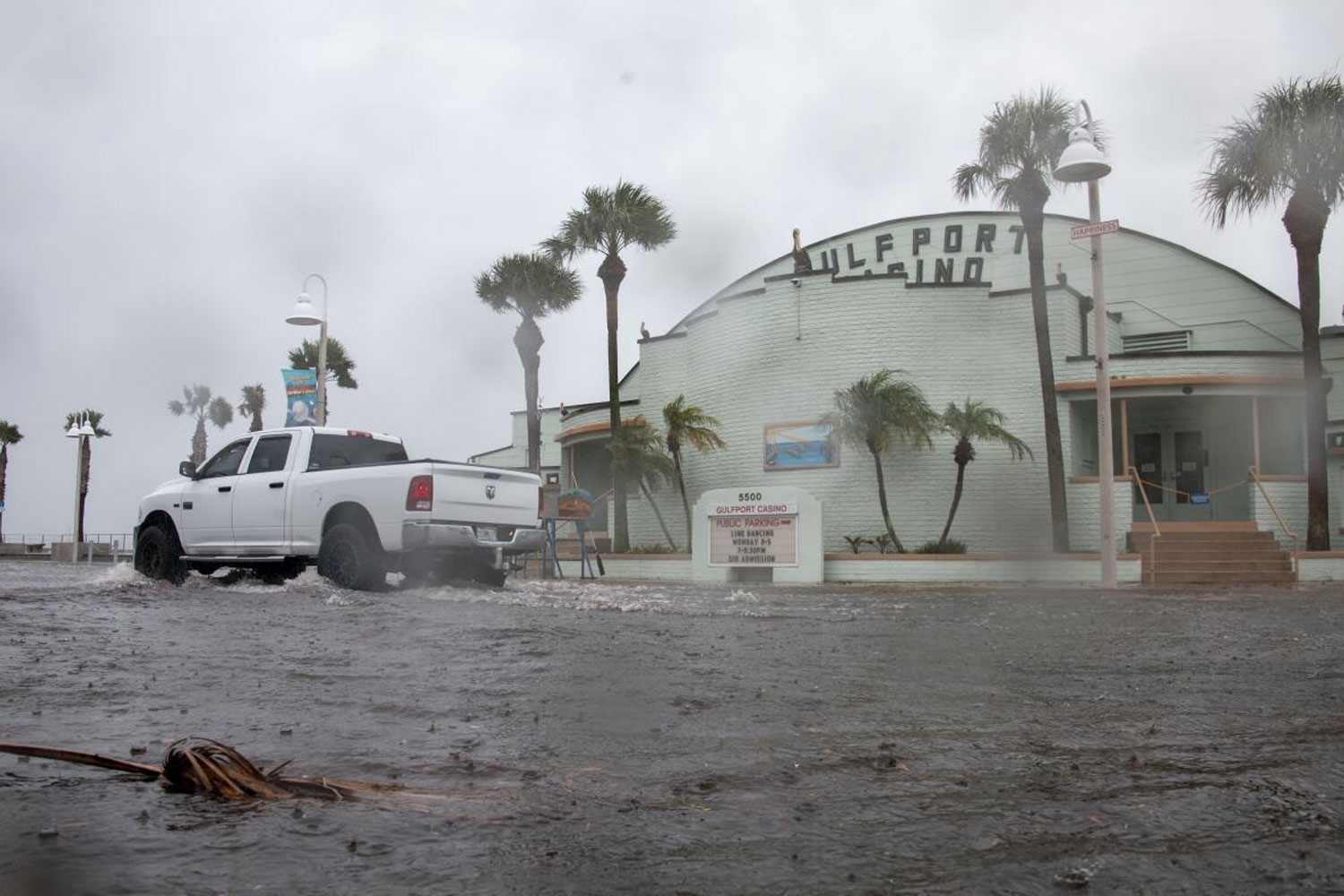 El huracán Debby toca tierra en Florida