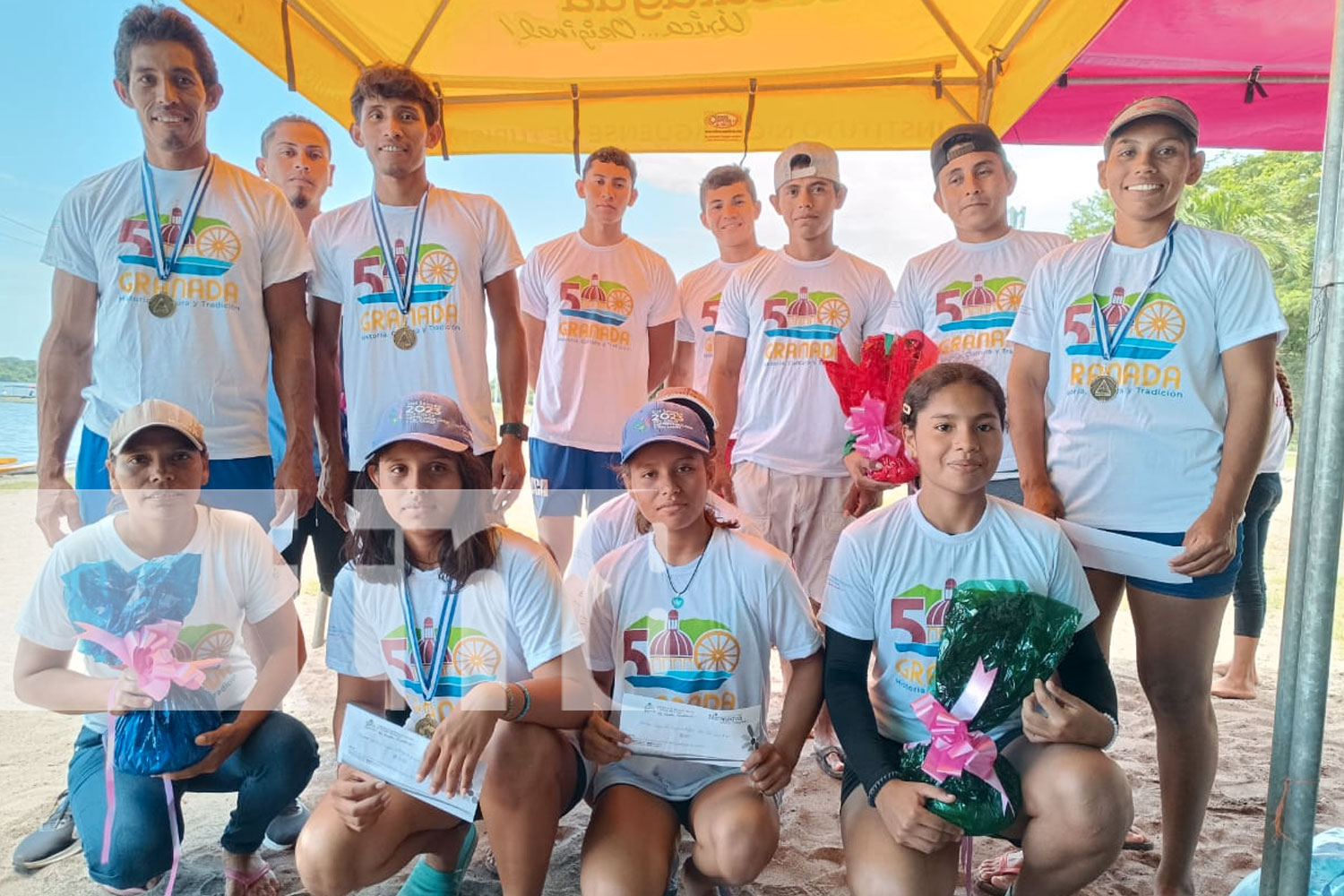 Jóvenes deportistas brillan en el Triatlón del Lago Cocibolca en Granada