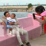 Familias disfrutan del Parque de la Alegría en el Puerto Salvador Allende, Managua