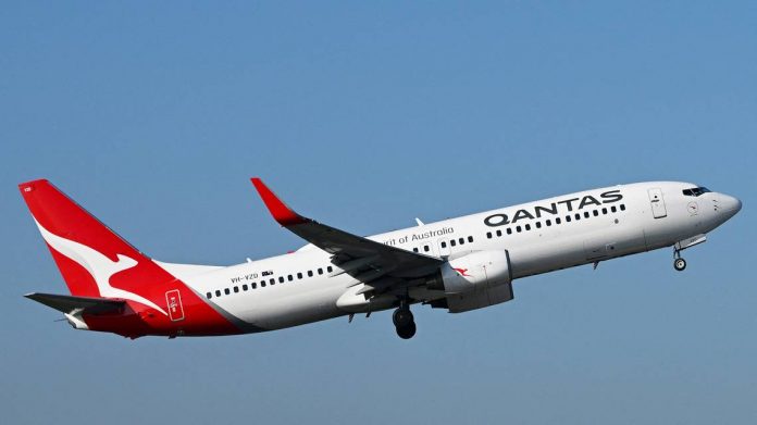 Foto: Avión de Qantas aterriza en Australia con daño no detectado en el ala