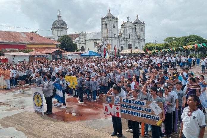 Foto: 44º aniversario de la Gran Cruzada Nacional de Alfabetización/Cortesía