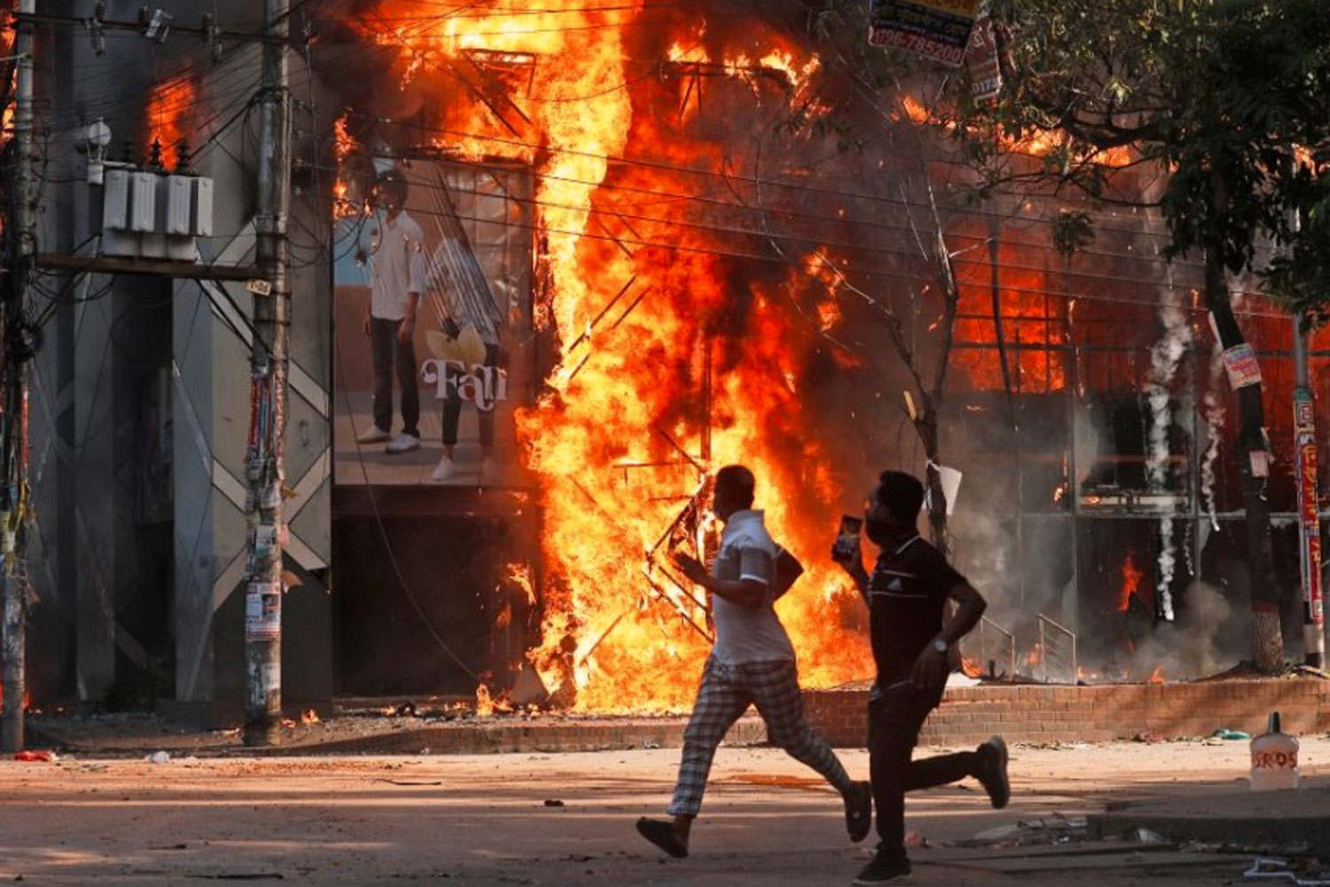 Foto: 24 personas mueren en un incendio en Bangladés /Cortesía