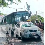 Foto: Taxista arrecho le dice "hasta de lo que va a morir" a busero en Managua/ TN8