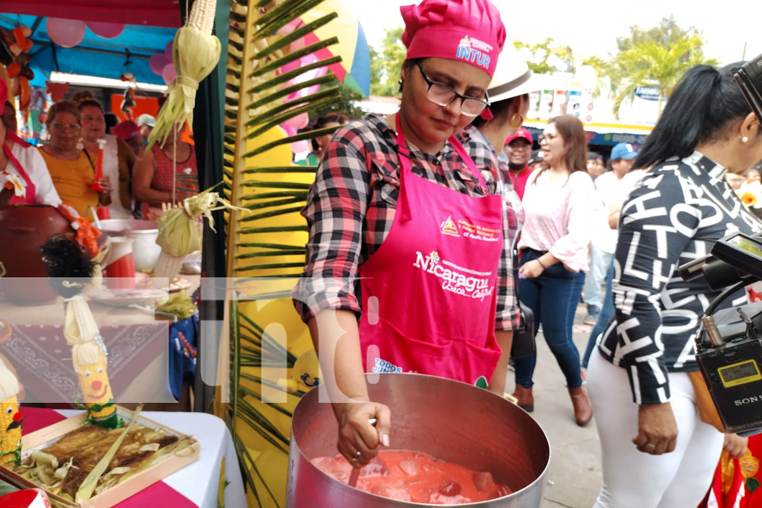 Foto: Nicaragua rescata sus tradiciones con el concurso de la "chicha más rica de Managua"/ TN8